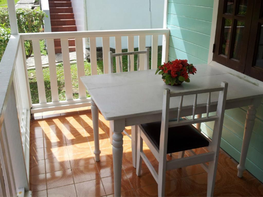 Chez Ophelia Cottage Apartments Розо Номер фото